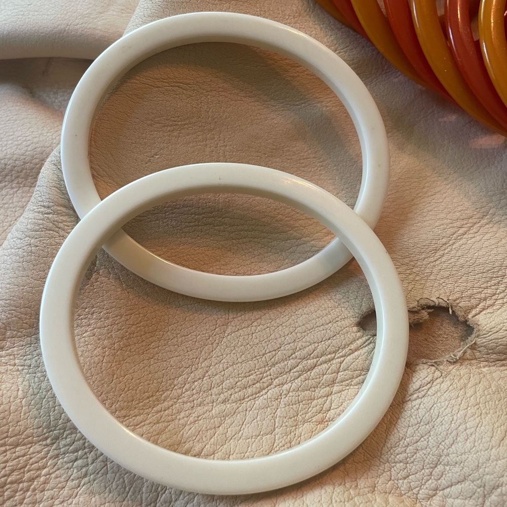 MCM Multi-Color Bakelite Bangle Set - Picture 4 of 7